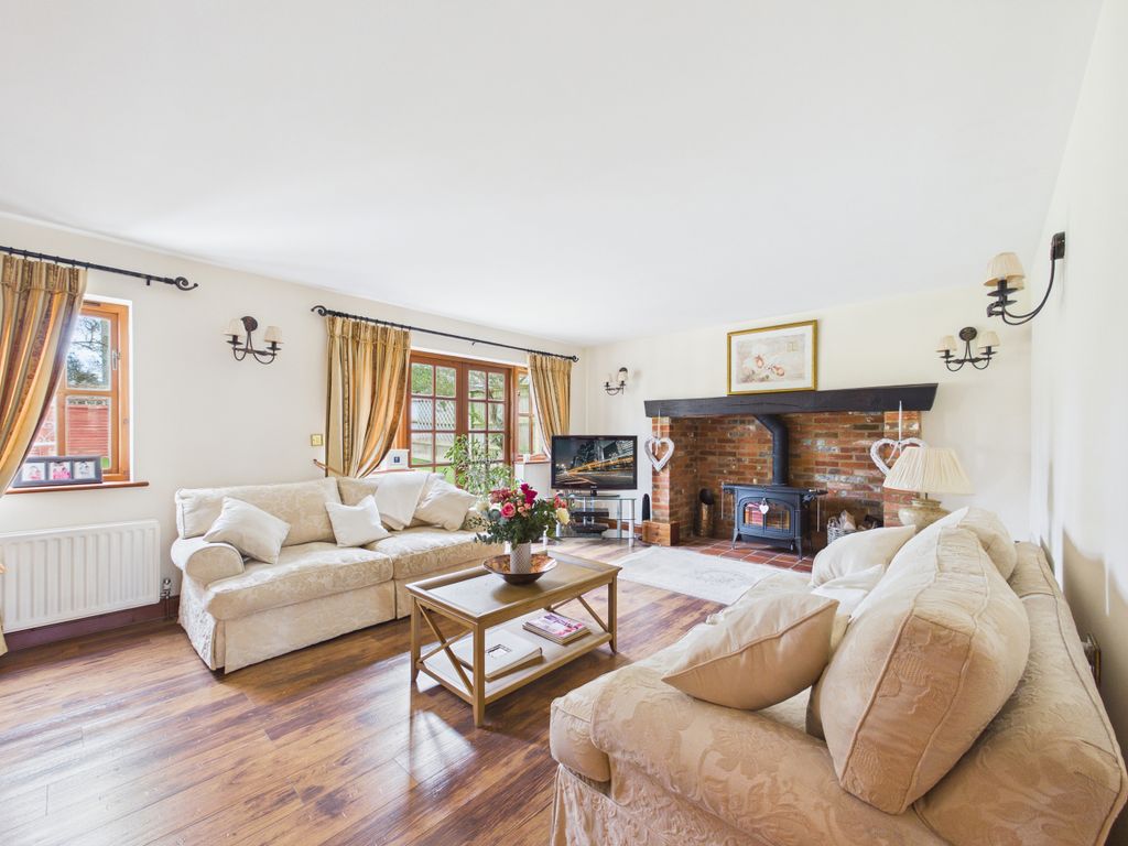 Property photo 3 of 20 Reception 1