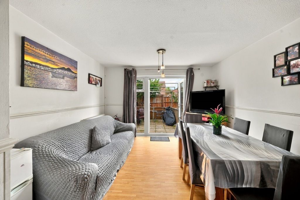 Property photo 3 of 16