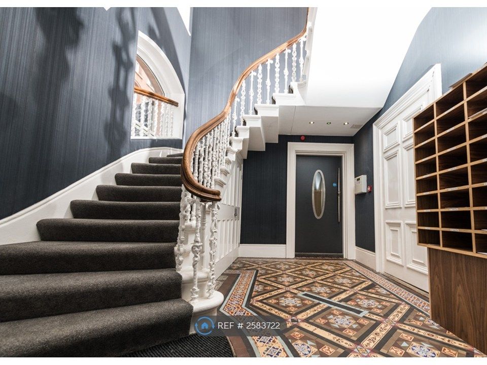 Property photo 2 of 7 Entrance