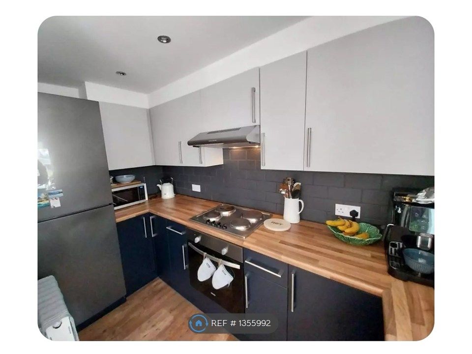 Property photo 1 of 10 Kitchen