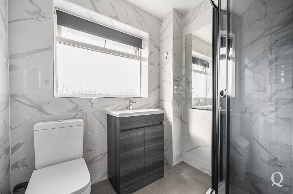 Property photo 3 of 21 c0ee1Cf9-c356-482...