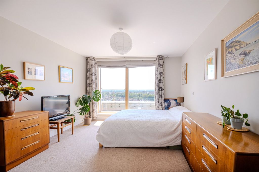 Property photo 3 of 11 Picture No. 16