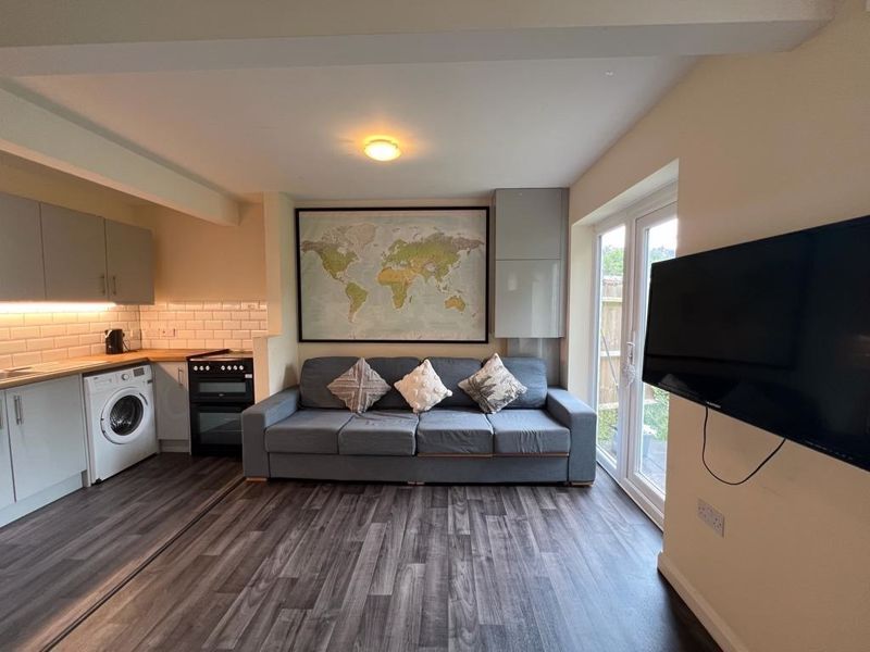 Property photo 2 of 12 Photo 23