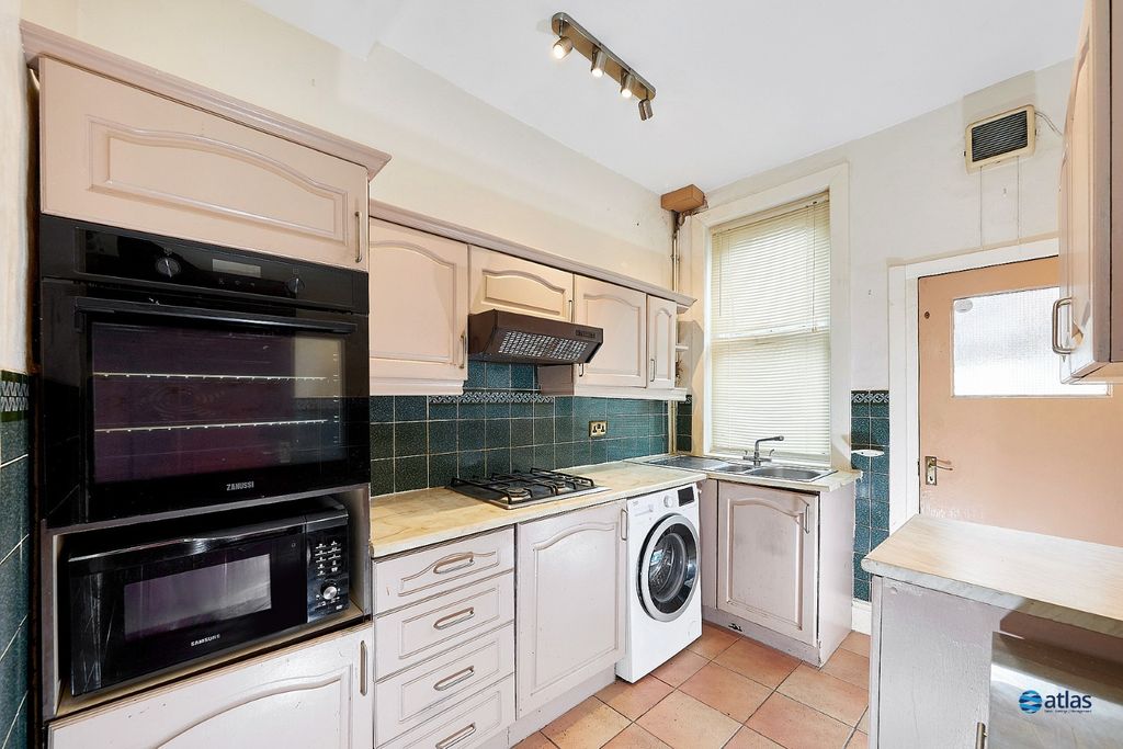Property photo 2 of 14 Kitchen