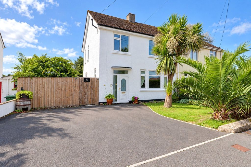 Property photo 1 of 19 Picture No. 12