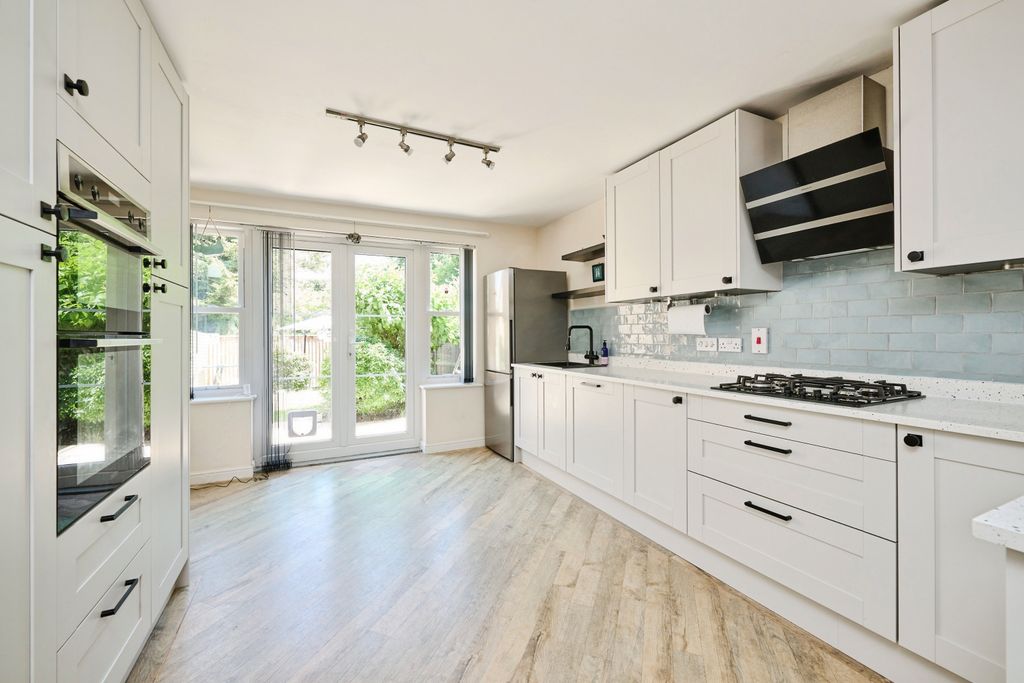 Additional image 5 of 4 bed town house for saleDays Meadow, Oakington, Cambridge CB24
