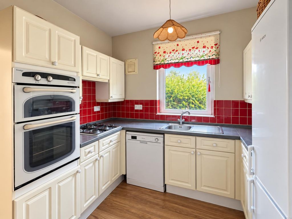Property photo 2 of 16 Hopton Road - Kitchen.Png