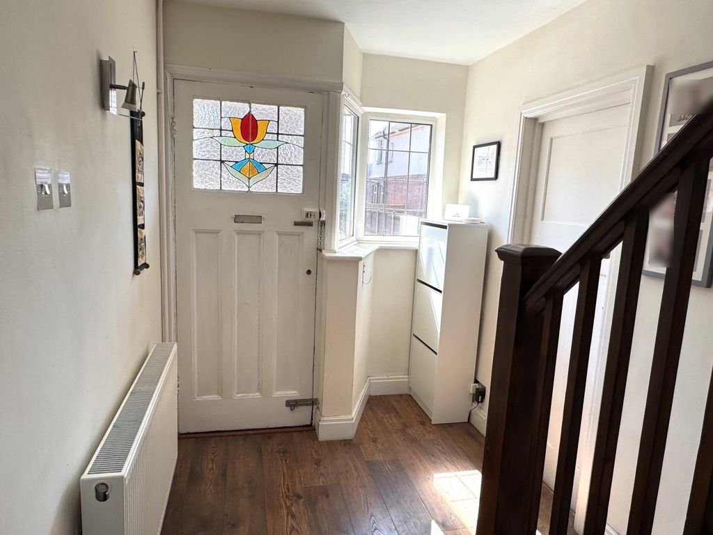 Property photo 2 of 16 Hallway