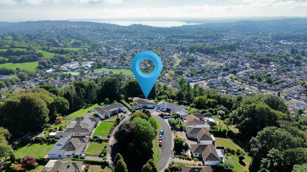 Property photo 2 of 22