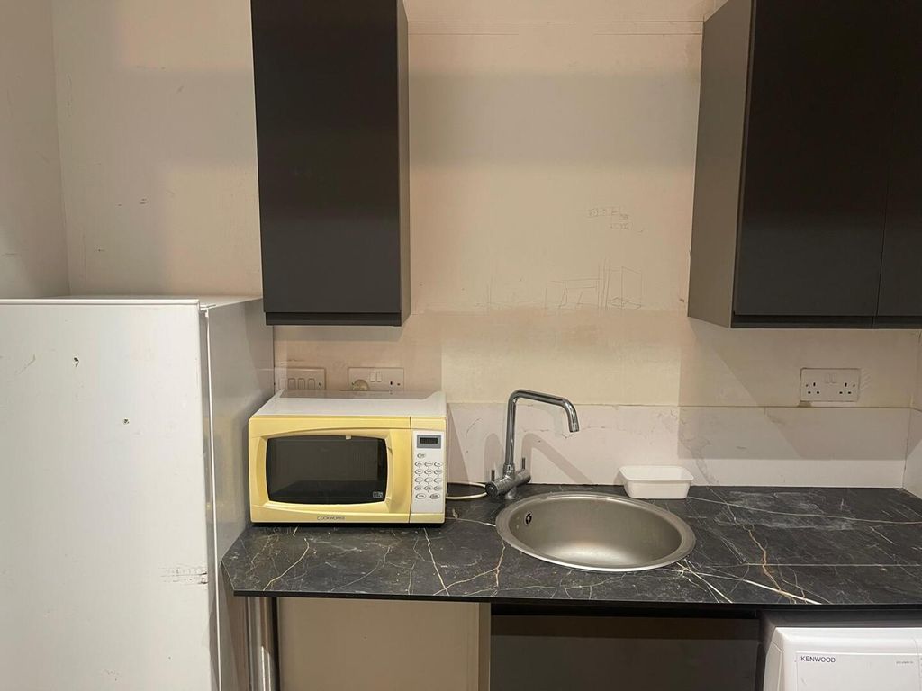 Property photo 3 of 3 Kitchen