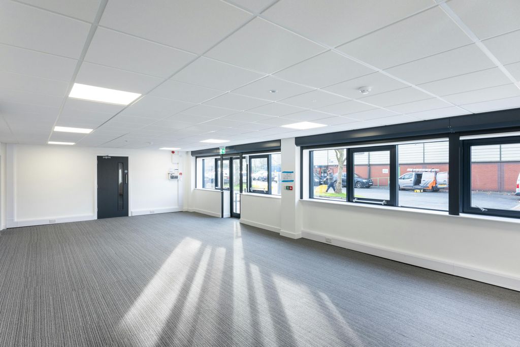 Property photo 2 of 3 28112024_Unit4_Metro_Park_020.Jpg