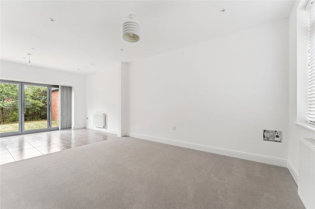 Property photo 3 of 14 14 Simpson Drive