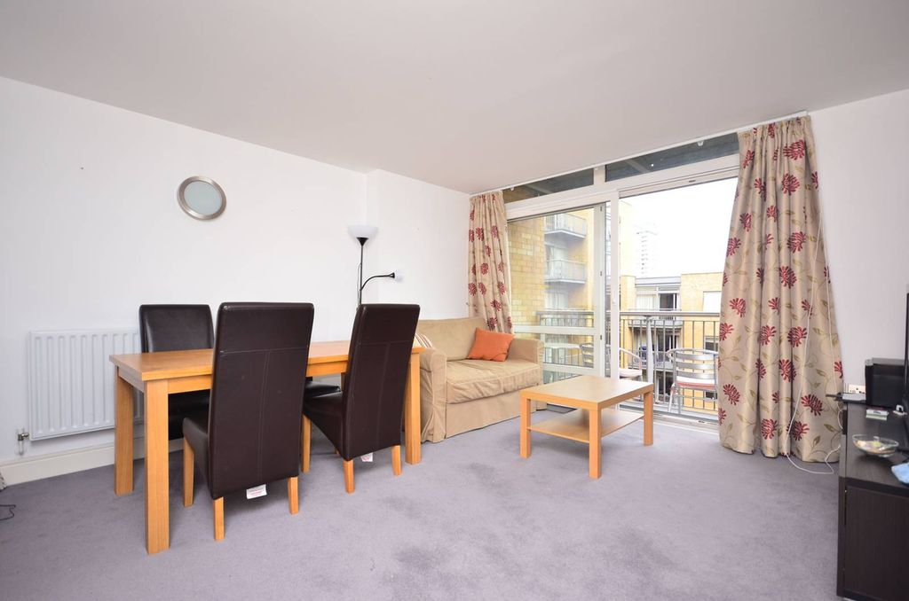 Property photo 2 of 8