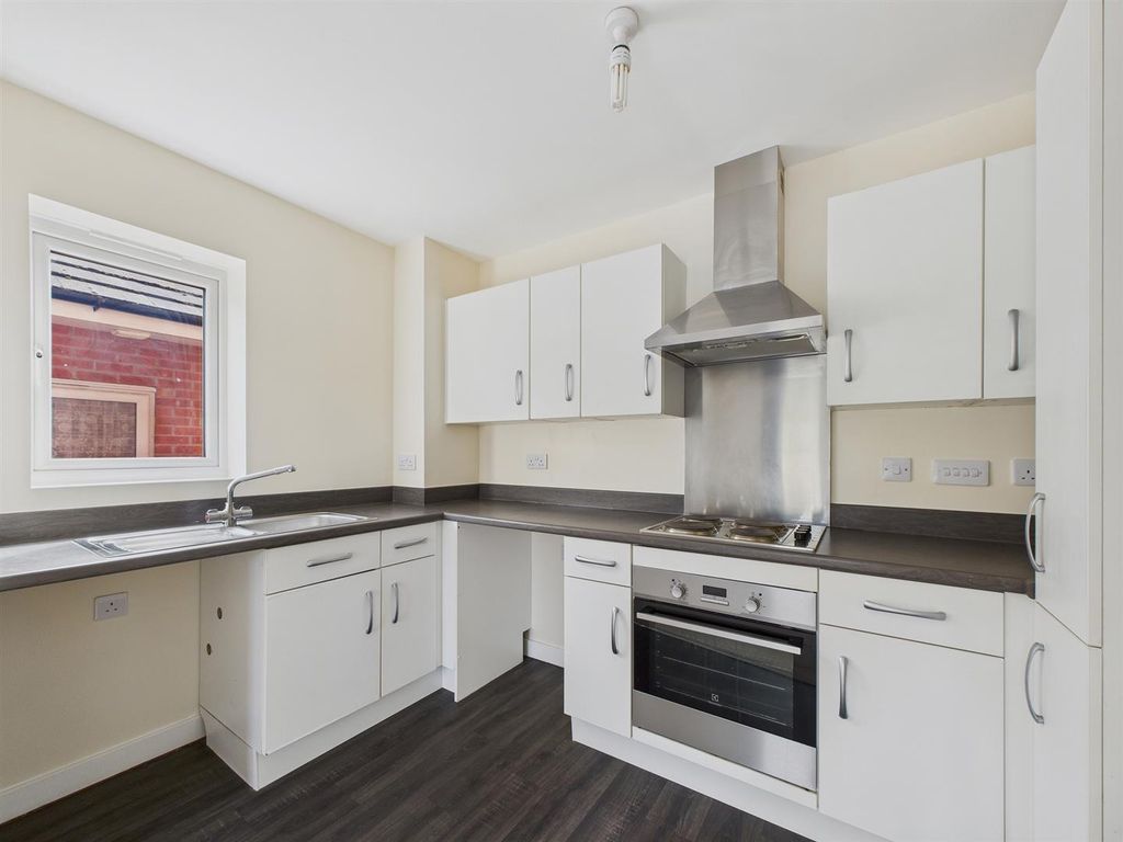 Property photo 2 of 8 Kitchen.Jpg