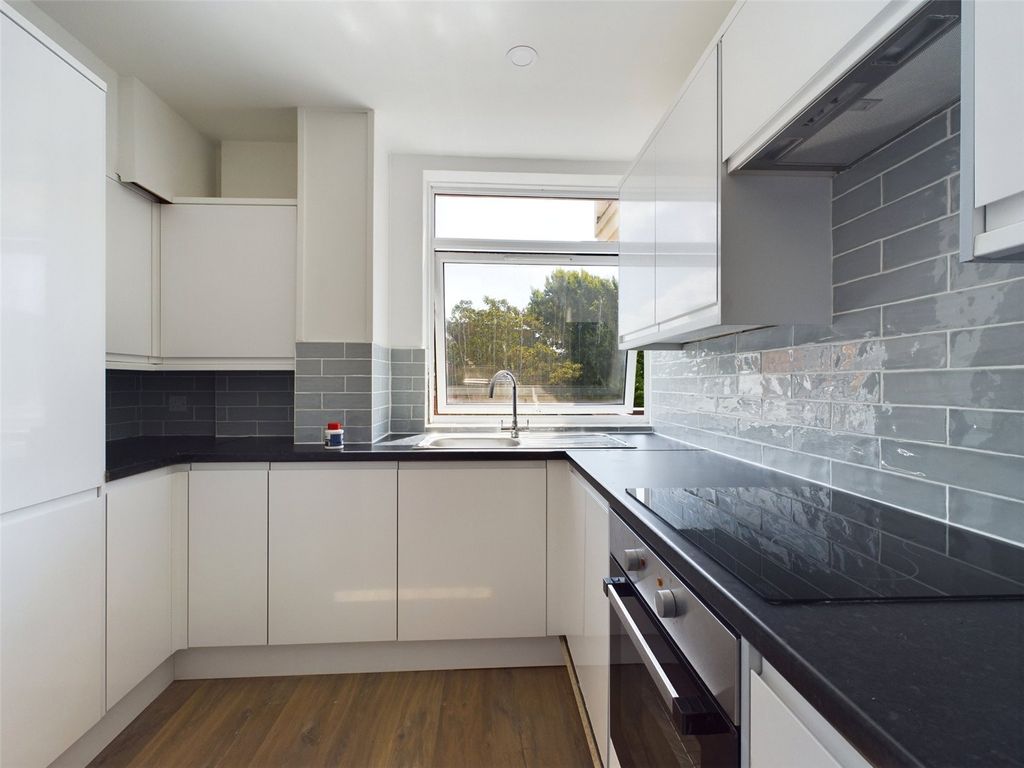 Property photo 1 of 9 Kitchen
