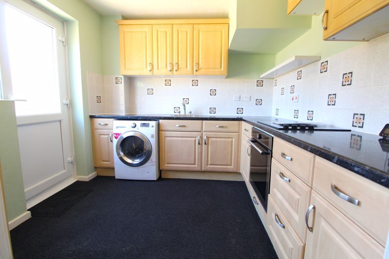 Property photo 2 of 10 Kitchen
