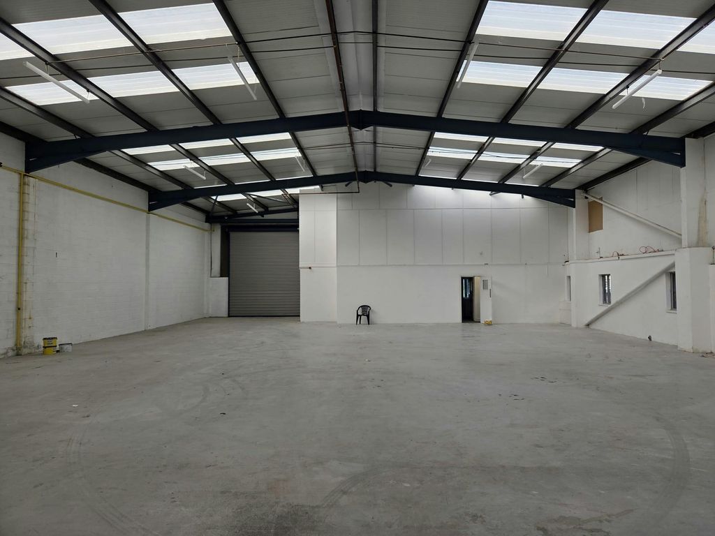 Property photo 3 of 5 1000111922.Jpg