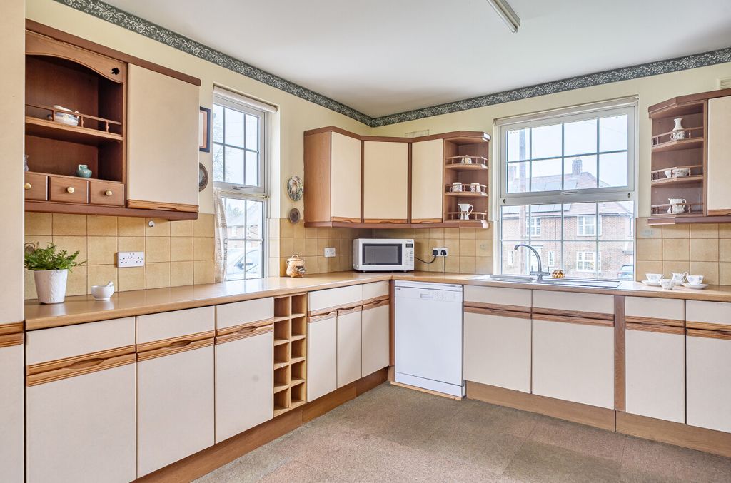 Property photo 3 of 26 1386815-23-69403d...