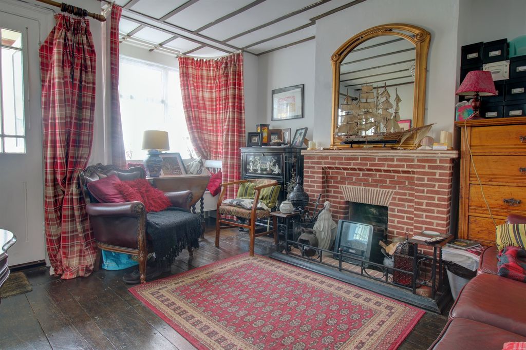 Property photo 2 of 7
