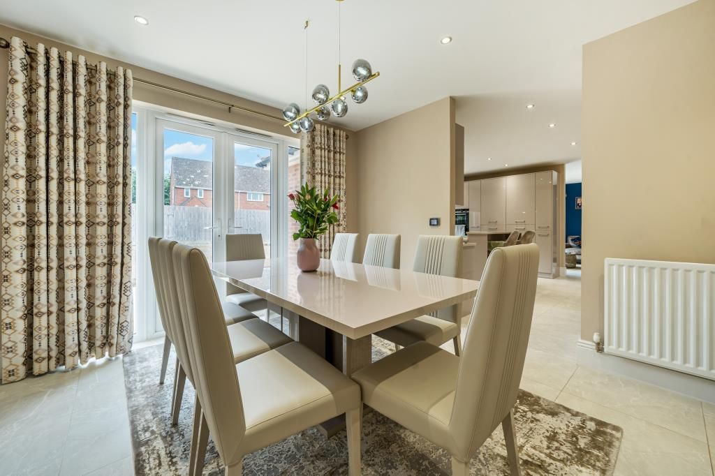 Property photo 3 of 21 Dining Area