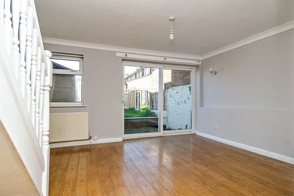 Property photo 3 of 15 Photo 2