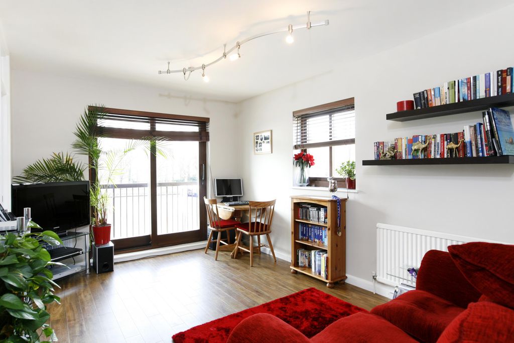 Property photo 2 of 9