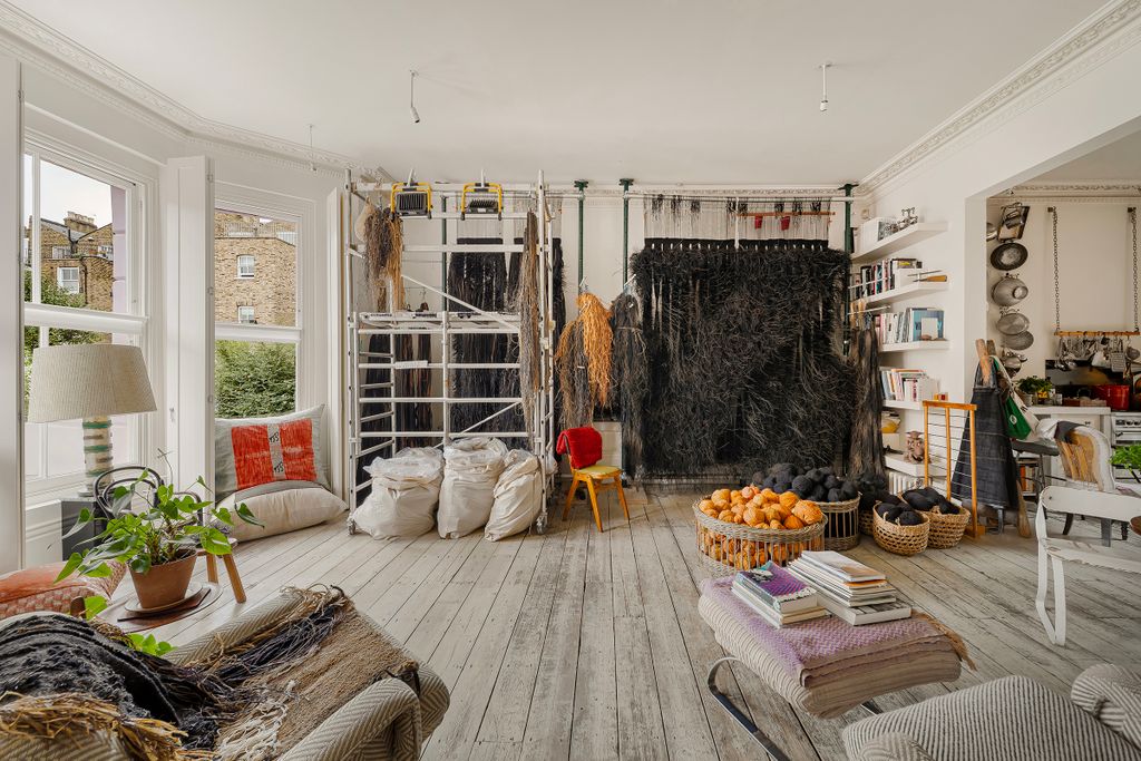 Property photo 3 of 25