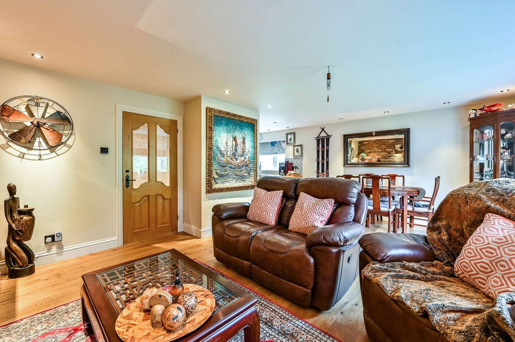 Property photo 2 of 24