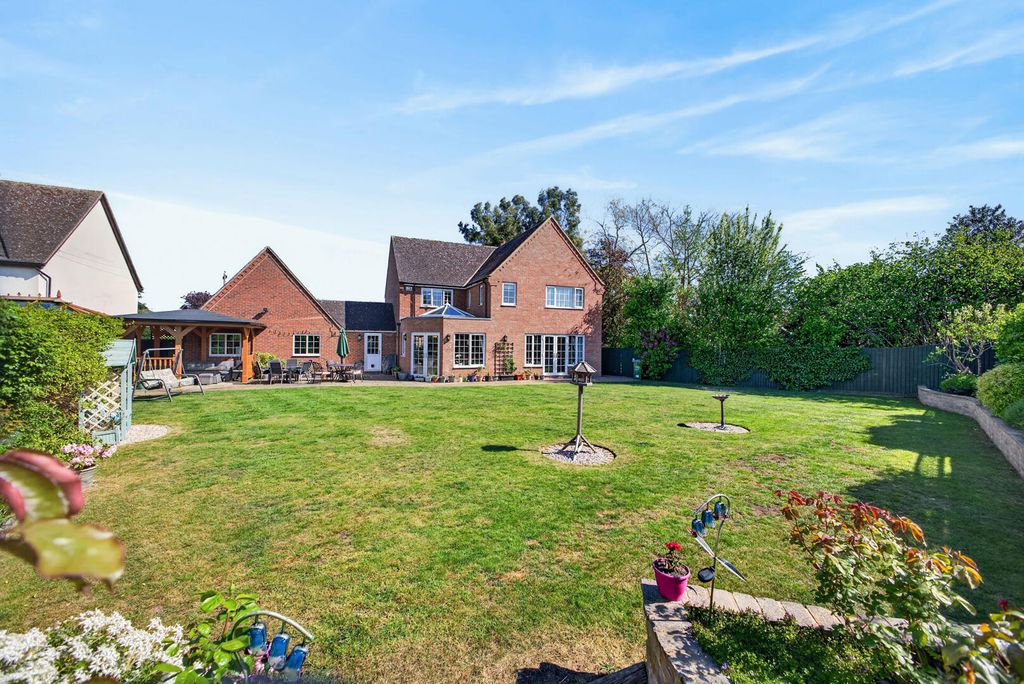 Property photo 2 of 24 Rear Garden