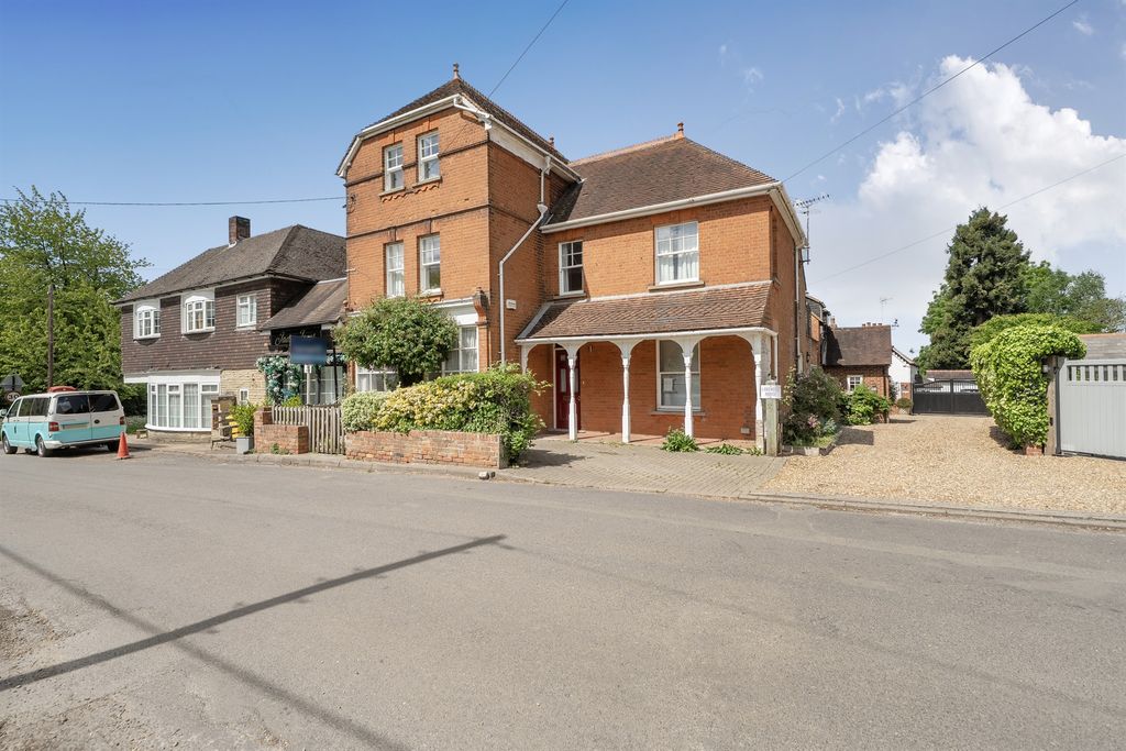 Property photo 1 of 12