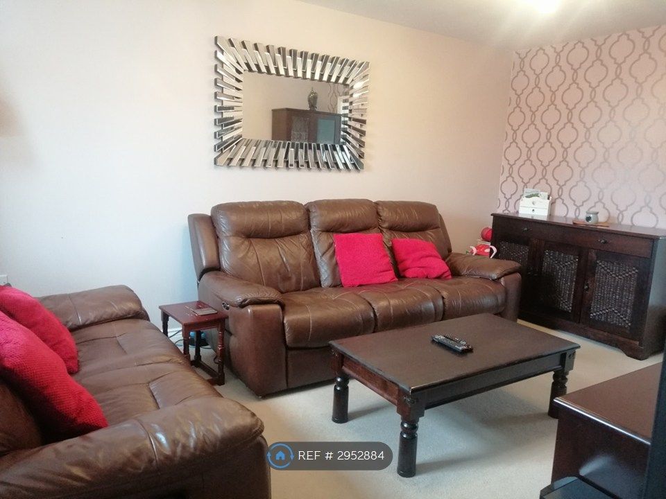 Property photo 2 of 14 Living Room