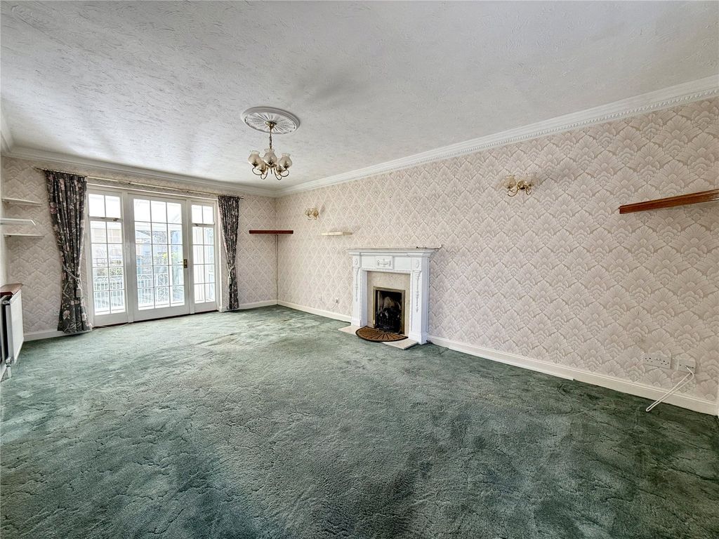 Property photo 2 of 15 Picture No. 11