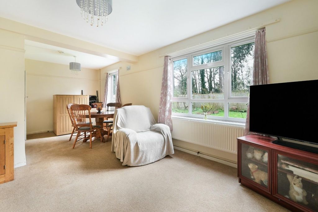 Property photo 2 of 14 Dale View