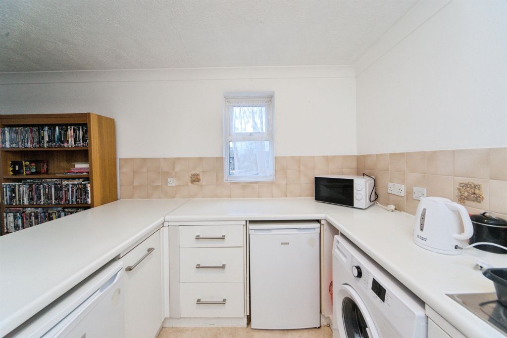 Property photo 2 of 14