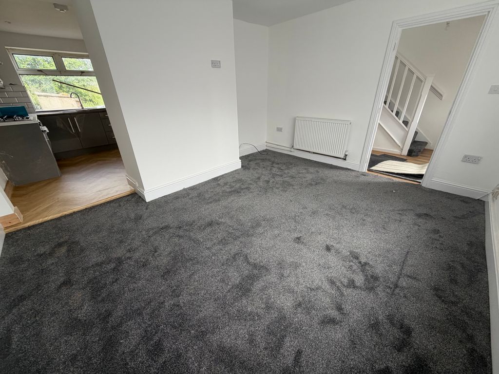 Property photo 3 of 14 Image