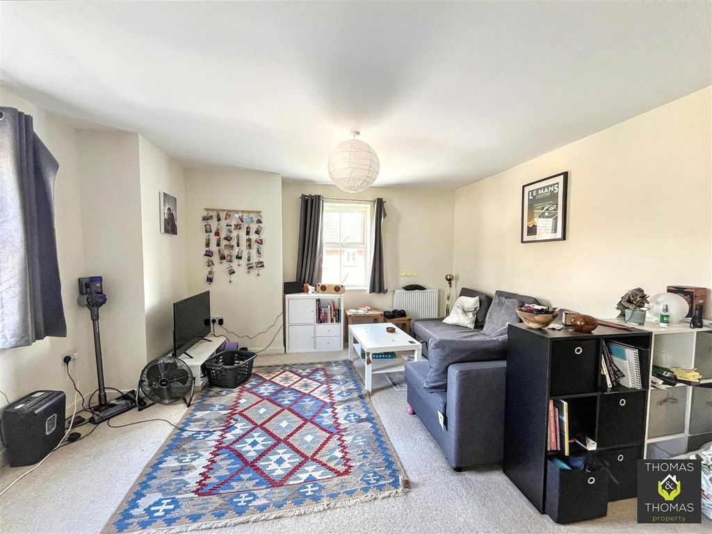 Property photo 2 of 5