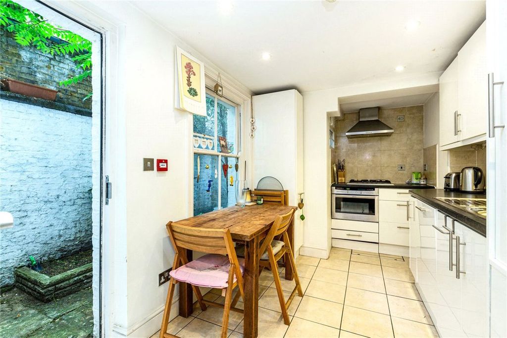 Property photo 2 of 6