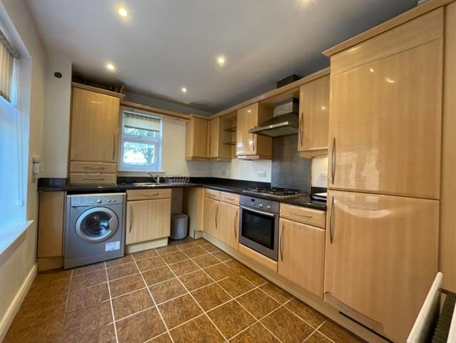 Property photo 2 of 9 Kitchen