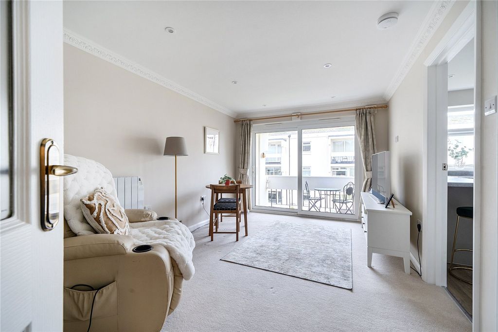 Property photo 2 of 13 Picture No. 08