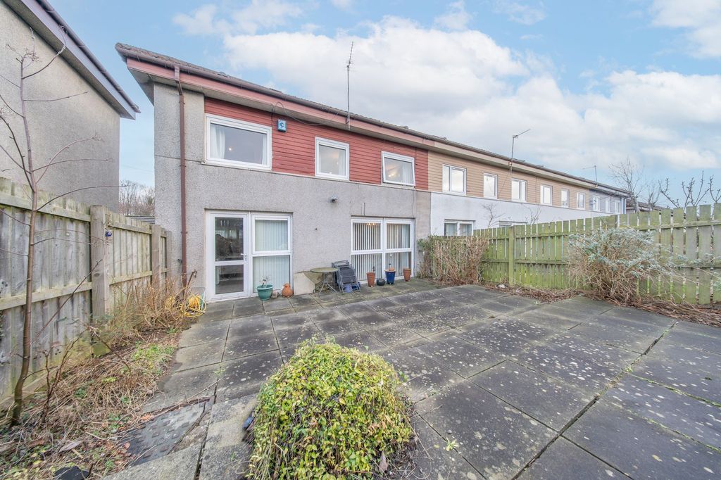 Property photo 2 of 25 Rear Garden