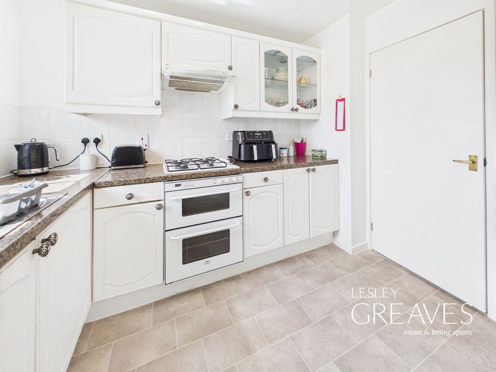 Property photo 3 of 13 Kitchen