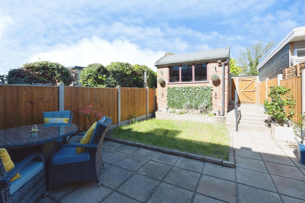 Property photo 2 of 18