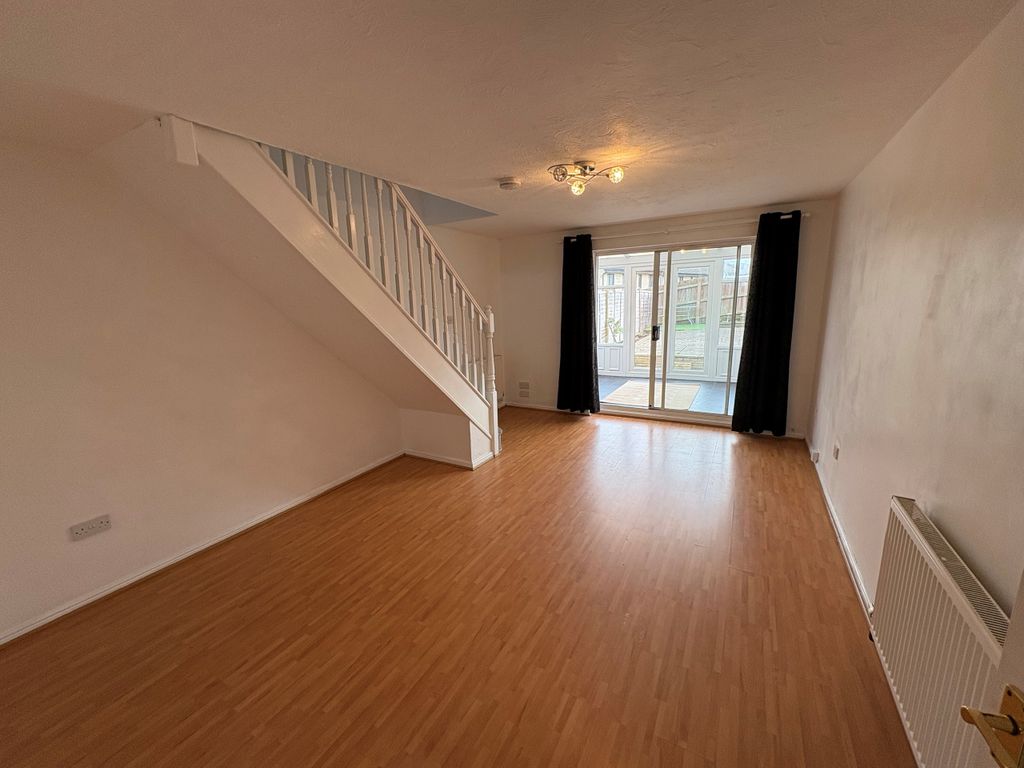 Property photo 3 of 13 Lounge