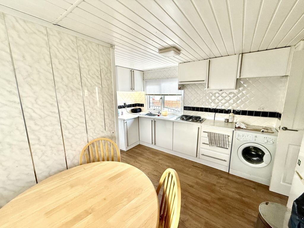 Property photo 3 of 7 Img_1147