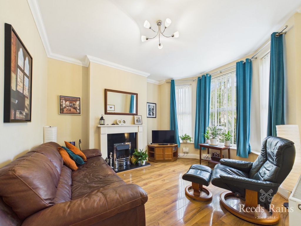 Property photo 2 of 19 Sitting Room