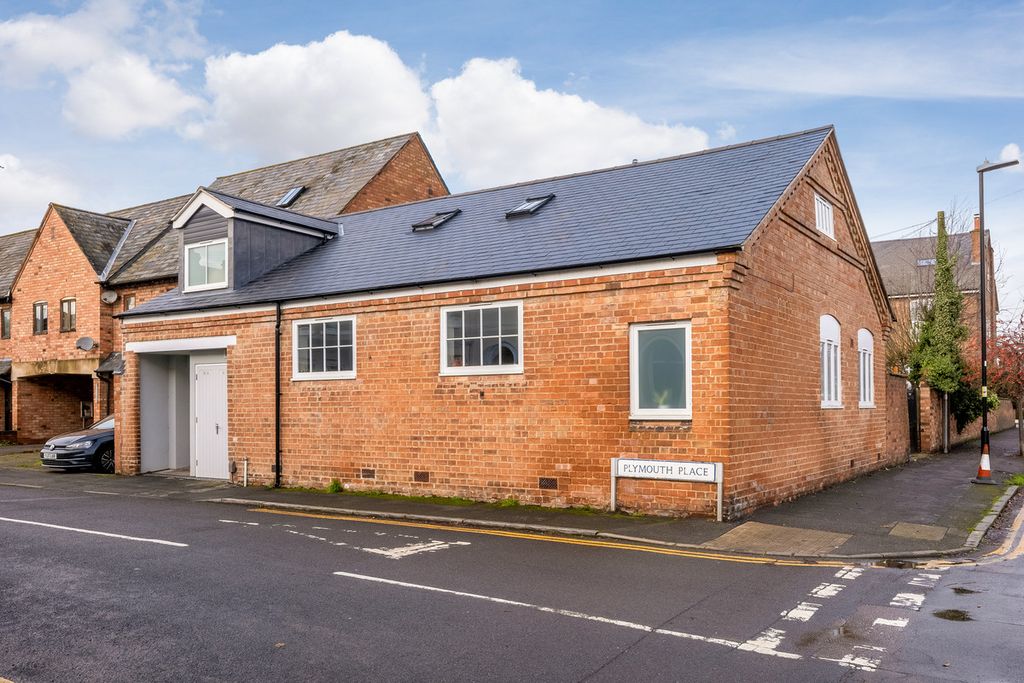 Property photo 1 of 21