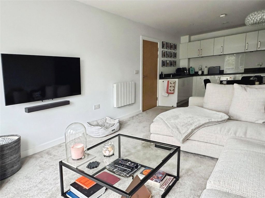 Property photo 2 of 18 Picture No. 29