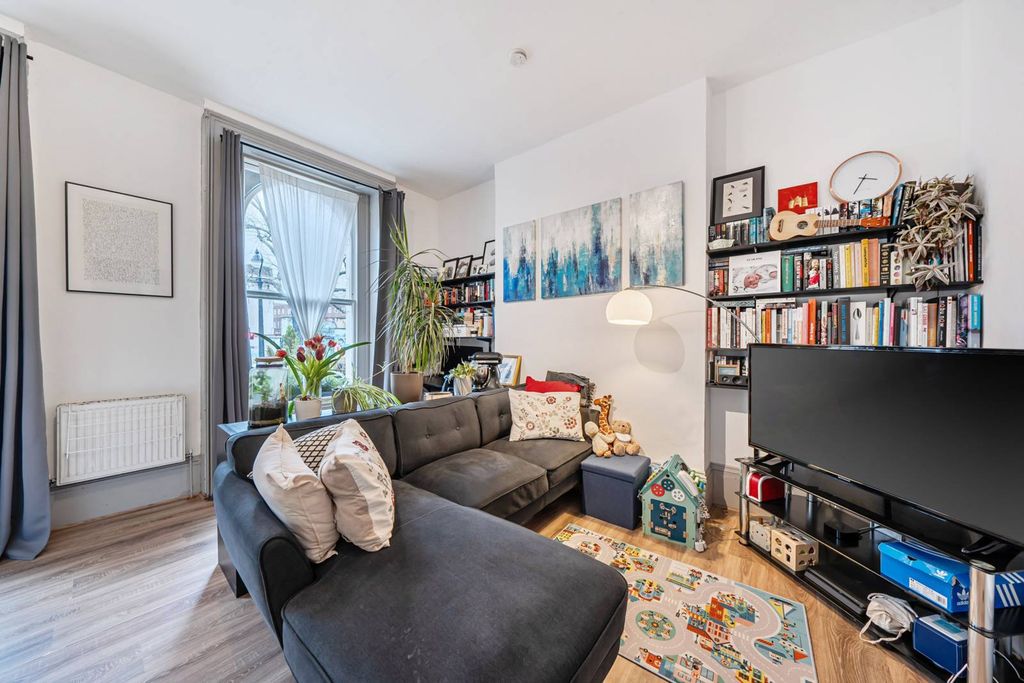 Property photo 3 of 14