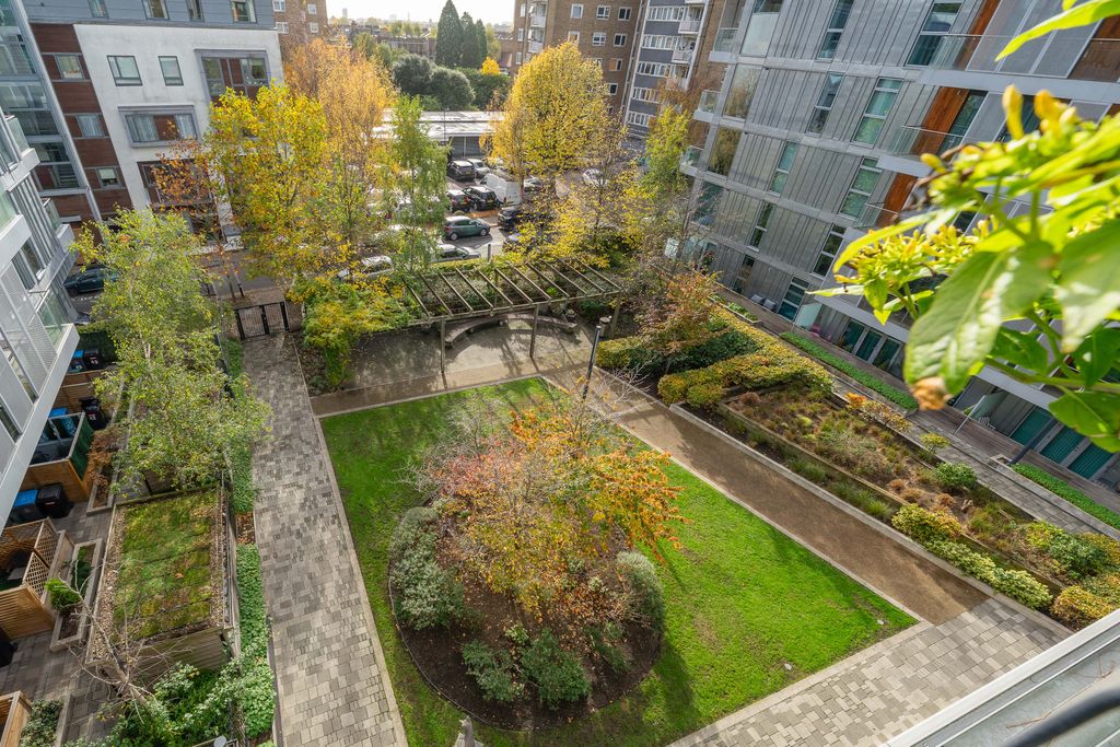 Property photo 2 of 24