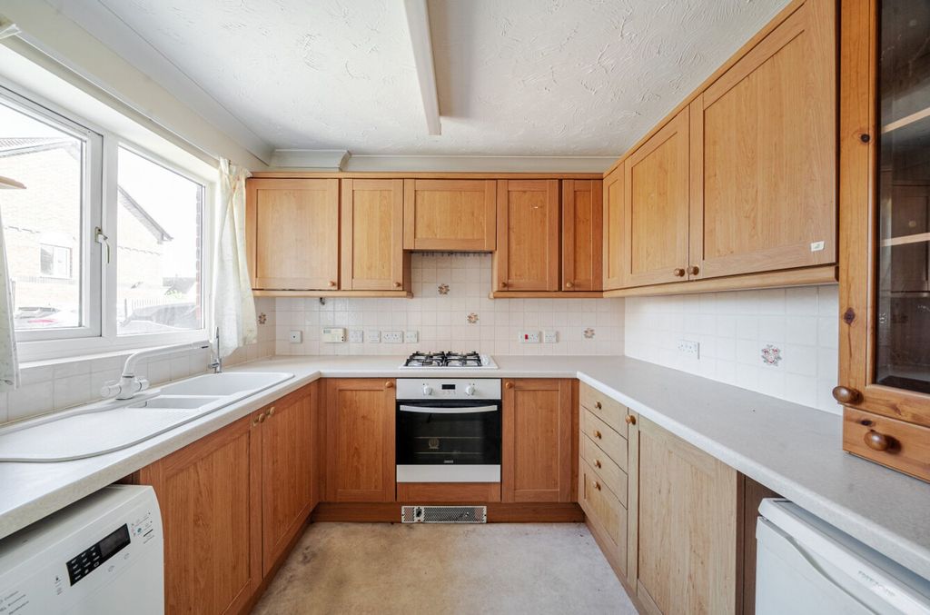 Property photo 2 of 16